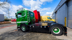 20260329-Tom-Holding-00386